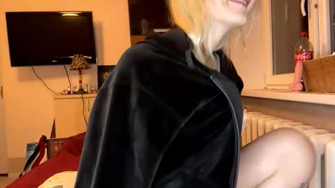 Jenny online show from October 25, 5:51 pm