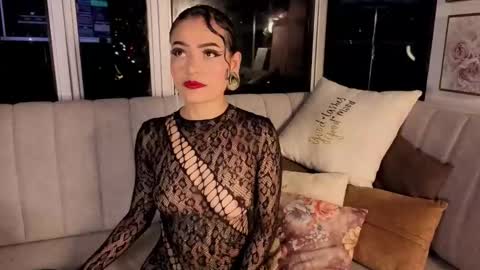 Snapshot of cleo__smith chatting on December 2, 3:34 am Cleo smith online show from December 2, 3:34 am