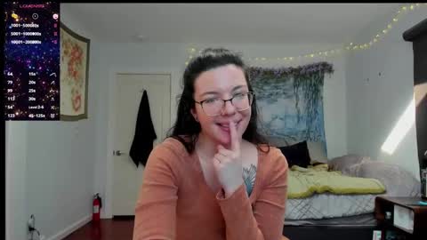 Snapshot of cleo_cam chatting on February 18, 10:47 pm Cleo Schedule Updates online show from February 18, 10:47 pm