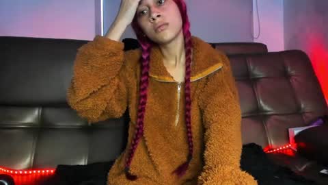 Snapshot of cleosexxx chatting on June 15, 1:02 pm cleo y maikol online show from June 15, 1:02 pm