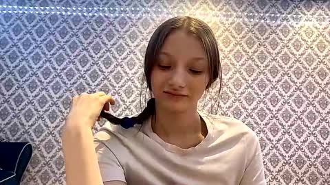 Snapshot of cleotilderinde chatting on December 3, 5:44 pm Cleo online show from December 3, 5:44 pm