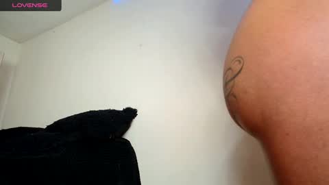 Snapshot of clermontt chatting on March 8, 5:01 pm clermontt online show from March 8, 5:01 pm