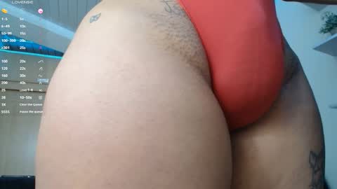 Snapshot of clermontt chatting on October 10, 10:47 am clermontt online show from October 10, 10:47 am