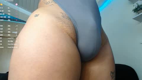 Snapshot of clermontt chatting on November 4, 10:58 am clermontt online show from November 4, 10:58 am