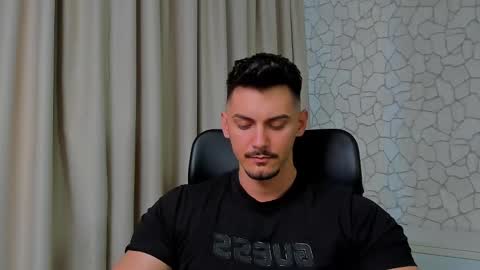 Snapshot of clintmasterss chatting on February 25, 2:33 pm ClintMasterss online show from February 25, 2:33 pm