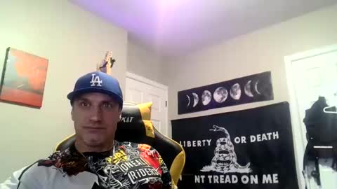 Snapshot of clintwood12 chatting on December 17, 1:18 am chad online show from December 17, 1:18 am