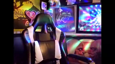 Snapshot of clit_commander209 chatting on January 25, 7:28 am clit_commander209 online show from January 25, 7:28 am