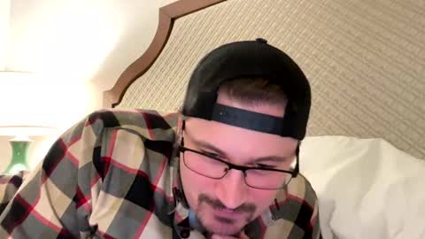 Snapshot of clitcommander1320 chatting on February 23, 7:22 am clitcommander1320 online show from February 23, 7:22 am