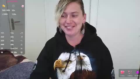 Syl  online show from November 23, 4:40 pm