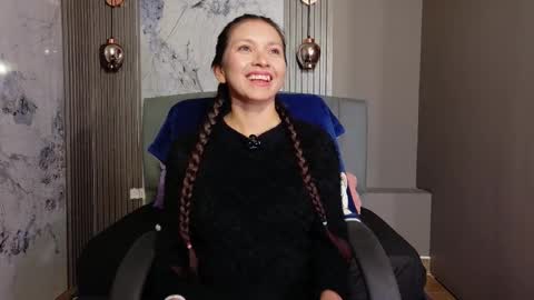 Snapshot of cloe16_ chatting on December 21, 3:02 am Cloe online show from December 21, 3:02 am