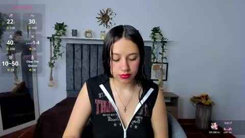 cloe_7 online show from May 24, 11:37 am