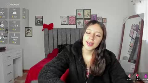 Snapshot of cloe_7 chatting on June 28, 12:11 pm cloe_7 online show from June 28, 12:11 pm