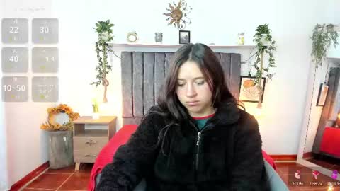 Snapshot of cloe_7 chatting on July 6, 1:19 pm cloe_7 online show from July 6, 1:19 pm
