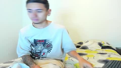 Snapshot of cloe_and_taylor chatting on February 27, 10:59 am Cloe and Taylor online show from February 27, 10:59 am