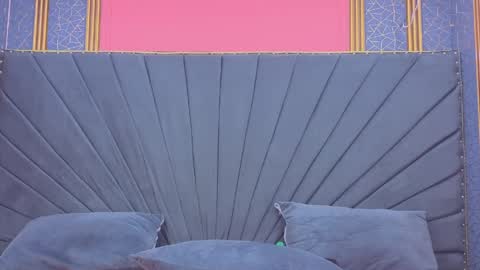 Cloe online show from April 14, 2:12 pm