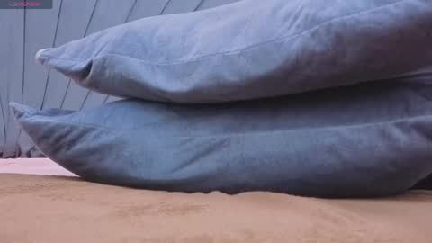 Cloe online show from April 21, 2:34 pm