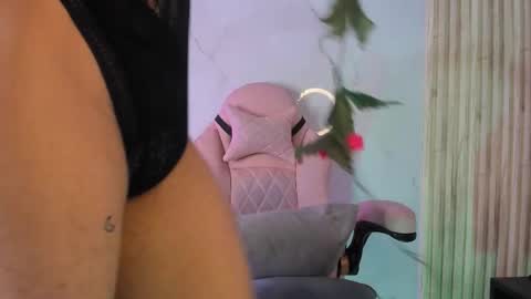 Cloe online show from November 22, 3:33 pm