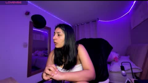 cloe small online show from November 4, 2:43 am