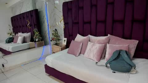 Cloe online show from December 3, 5:11 pm