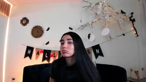 CLOE  online show from October 14, 4:24 am