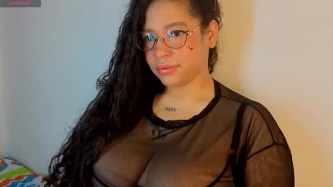 Snapshot of cloebunny_ chatting on February 10, 11:25 am Cloe Bunny online show from February 10, 11:25 am