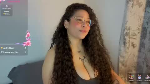 Snapshot of cloebunny_ chatting on March 21, 8:19 am Cloe Bunny online show from March 21, 8:19 am