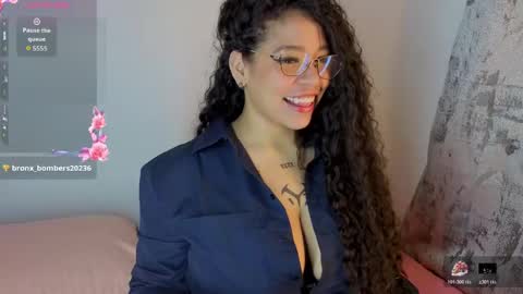 Snapshot of cloebunny_ chatting on April 17, 2:36 am Cloe Bunny online show from April 17, 2:36 am