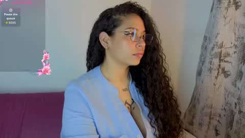 Snapshot of cloebunny_ chatting on May 22, 2:51 am Cloe Bunny online show from May 22, 2:51 am