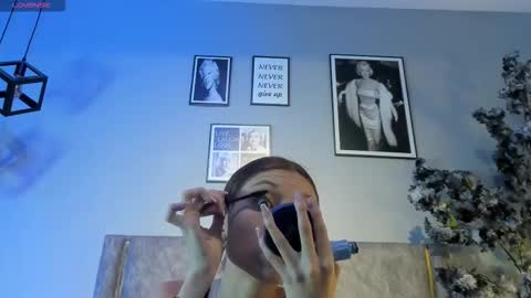 cloedurant online show from March 25, 12:44 pm