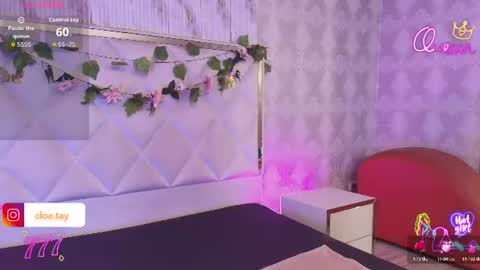 cloee_tay1 online show from August 4, 11:24 am