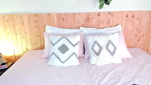 Snapshot of cloehsmiith chatting on February 2, 11:53 am Chloe Smith online show from February 2, 11:53 am