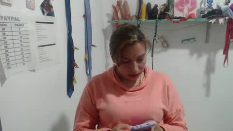 cloepussy online show from September 10, 6:30 pm