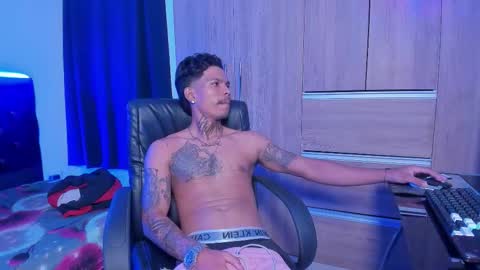 Snapshot of cloud_mckey8 chatting on February 26, 4:00 am cloud_mckey8 online show from February 26, 4:00 am