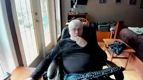 Snapshot of cloudalert62 chatting on November 17, 6:57 pm cloudalert62 online show from November 17, 6:57 pm