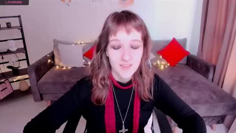 Snapshot of clover_red chatting on March 8, 2:51 pm Clover follow me online show from March 8, 2:51 pm
