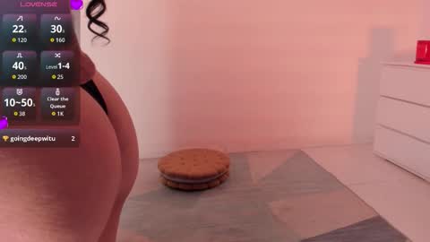 Chloe  online show from November 13, 4:39 pm