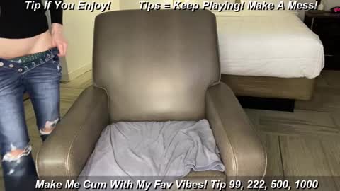 Snapshot of clumsycummer chatting on February 26, 4:03 pm B Bri ClumsySCHEDULE online show from February 26, 4:03 pm