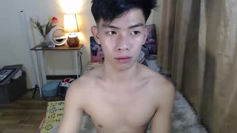 Snapshot of clyde_twinkx chatting on February 6, 11:13 am clyde_twinkx online show from February 6, 11:13 am