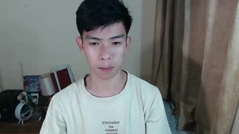 Snapshot of clyde_twinkx chatting on February 14, 12:02 pm clyde_twinkx online show from February 14, 12:02 pm