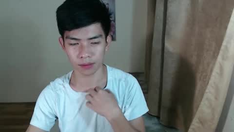 Snapshot of clyde_twinkx chatting on February 27, 11:54 am clyde_twinkx online show from February 27, 11:54 am