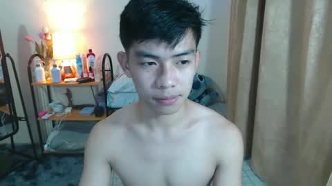 Snapshot of clyde_twinkx chatting on March 17, 10:29 am clyde_twinkx online show from March 17, 10:29 am