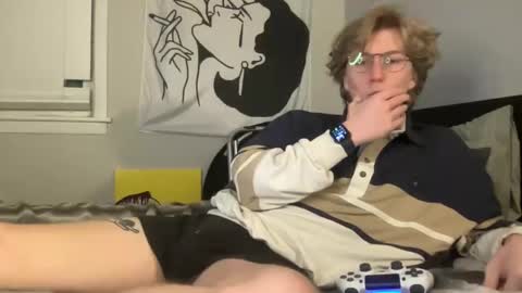 Clyde Austin online show from December 4, 3:15 am