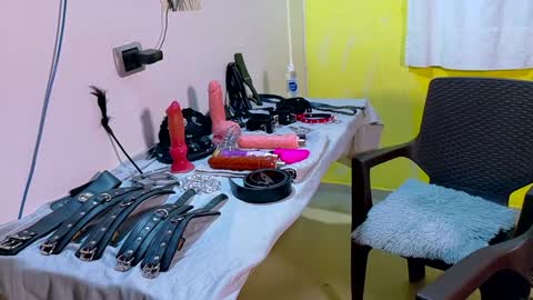 Clyde and Bunny online show from February 7, 3:01 am