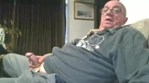 Snapshot of cock9635 chatting on December 21, 12:38 pm cock9635 online show from December 21, 12:38 pm