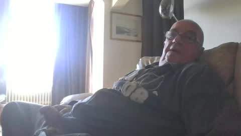 Snapshot of cock9635 chatting on January 1, 9:17 am cock9635 online show from January 1, 9:17 am