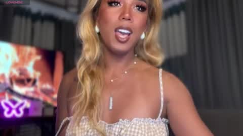 Snapshot of cockprincess_dianna chatting on November 12, 8:04 am PrincessDianna IslandGirl CUMSHOW in PVT and PASSWORDSHOW online show from November 12, 8:04 am