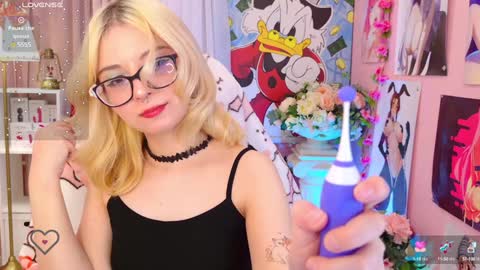 Mia online show from December 20, 9:06 pm