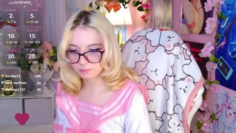 Mia online show from December 24, 12:00 am