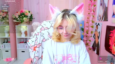 Mia online show from January 17, 9:06 pm