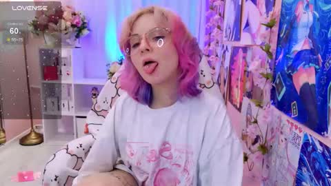 Mia online show from October 2, 2:13 pm